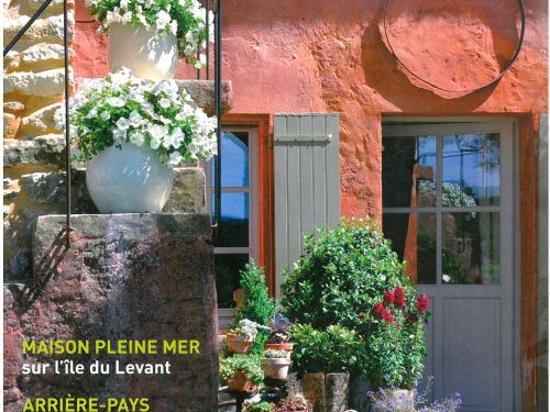 Article paru dans le magazine Maison & Décors de Août / Septembre 2010.