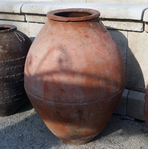 Jarre en terre cuite par Les Matériaux Anciens en Provence Alain BIDAL