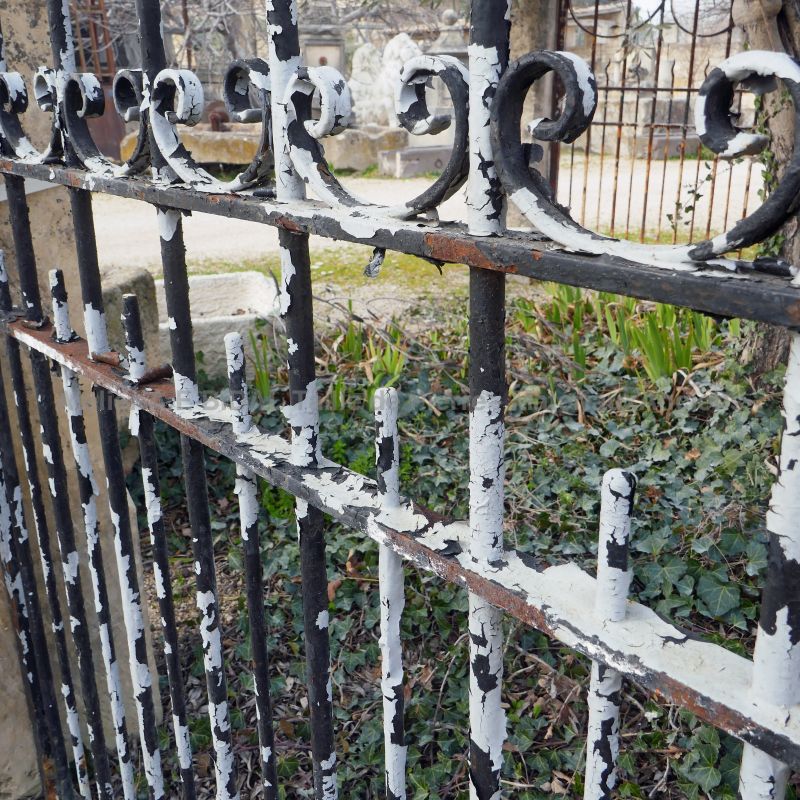 To beautify the entrance to your property : old wrought iron gate - Atelier Alain BIDAL (Provence)