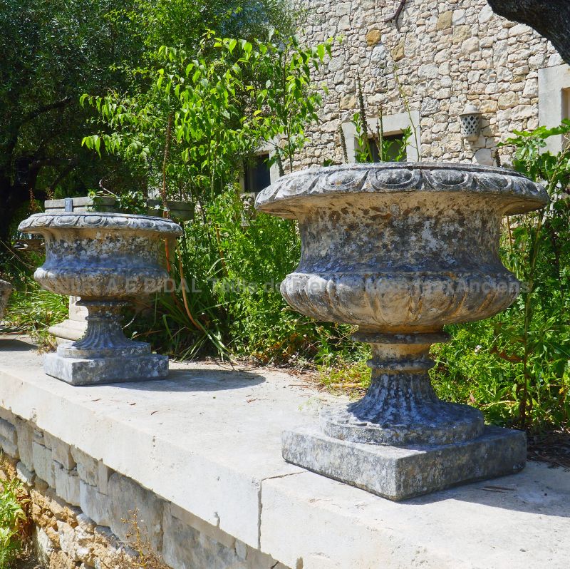 Large antique Medici vase in composite stone - Antique stone vases for sale in Provence at Alain BIDAL
