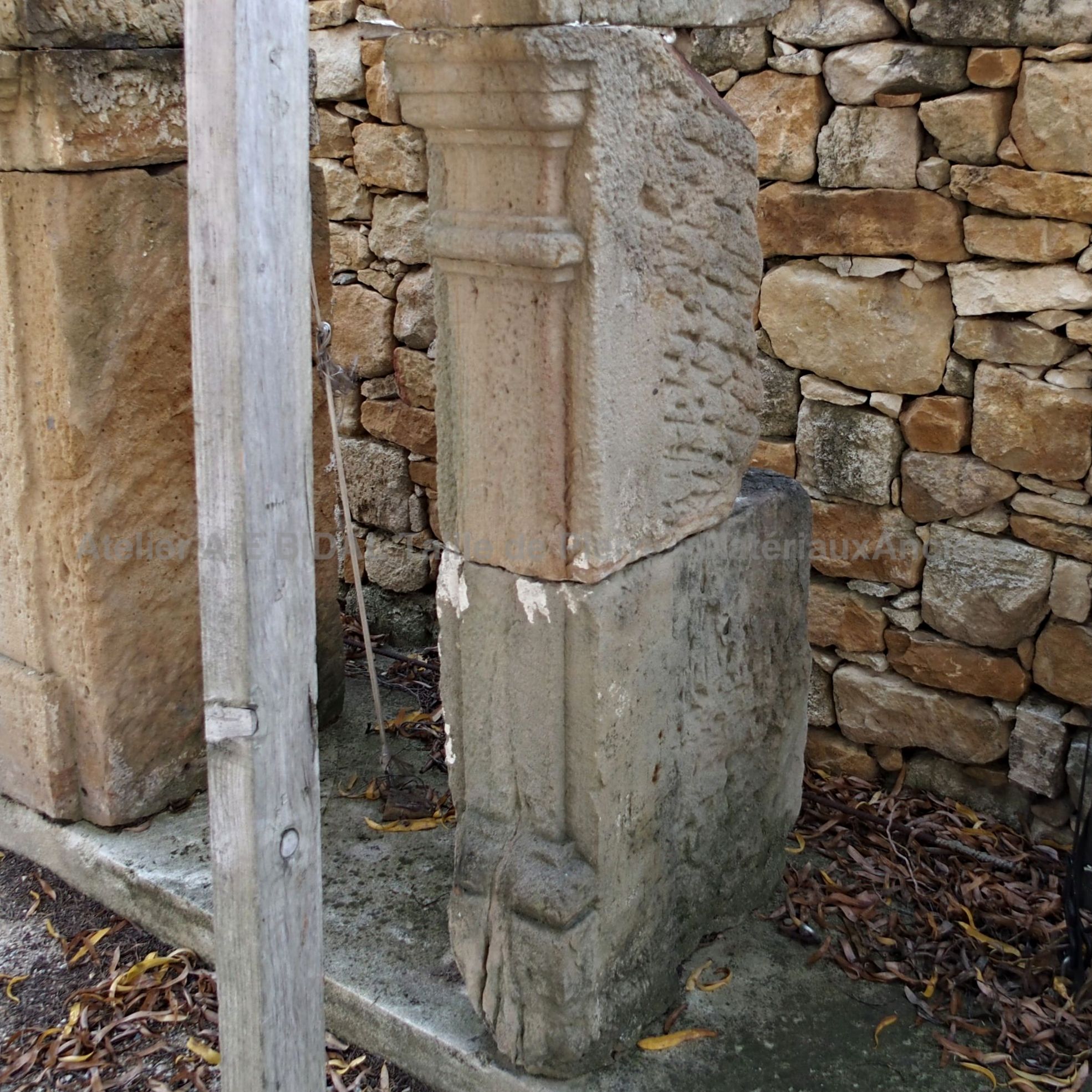 Cheminée Renaissance en pierre de Chaillon - cheminée ancienne.
