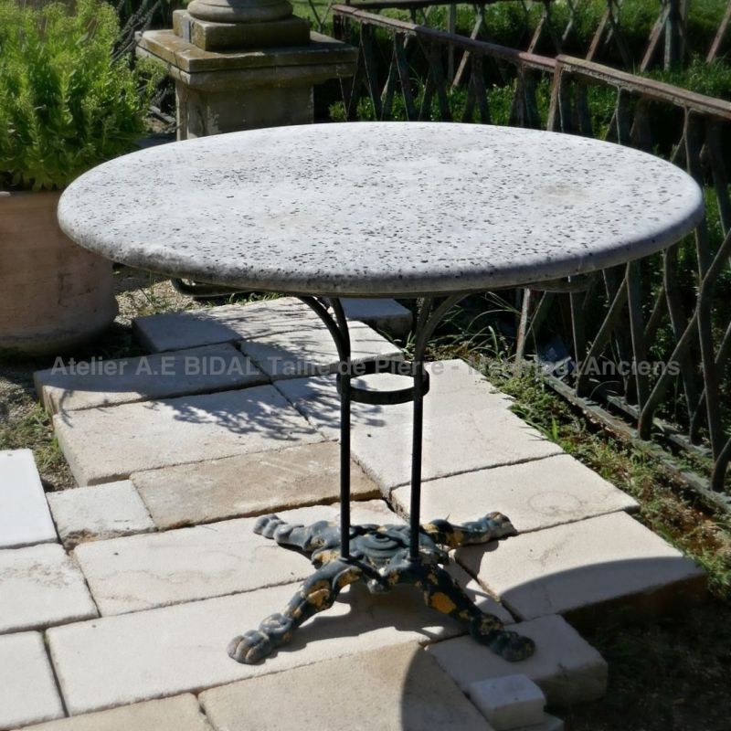 Table ronde de jardin en pierre et fonte ** VENDUE