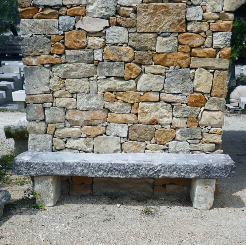 Banc rustique en pierres de plus de 2 mètres de long : mobilier de jardin ancien par Alain BIDAL