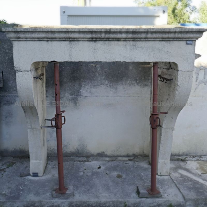 Large 19th century fireplace (Restoration period) - fireplace made of Comble stone.