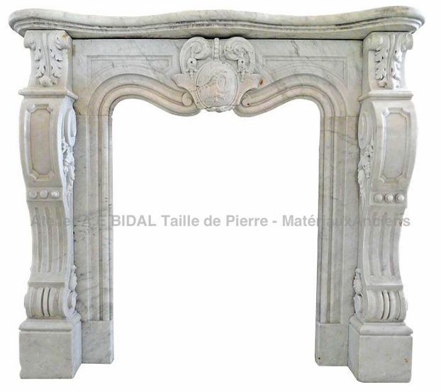 Très belle cheminée en marbre blanc - cheminée ancienne en marbre rare à la vente.
