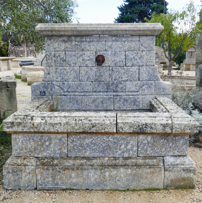 Antique wall fountain for outdoors by Alain BIDAL Antique Materials in Provence