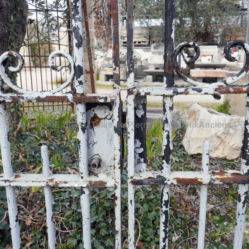 The lock of our old wrought iron gate will need to be changed - Atelier Alain BIDAL (Provence)