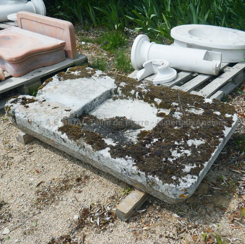 Old Provencal massive stone stone : a beautiful shallow stone sink by Atelier Alain BIDAL