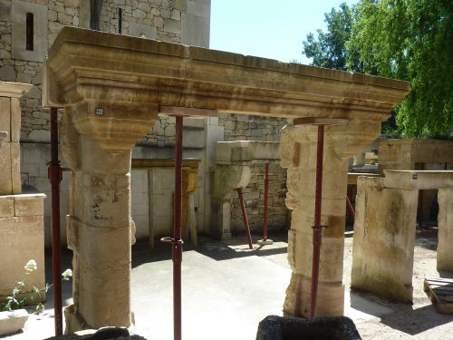 Evolution du style des cheminées des origines à nos jours