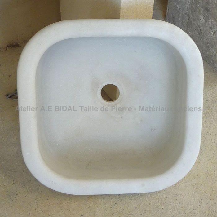 Bel évier ancien de petite taille - élément d'aménagement de cuisine/salle de bain en matériaux anciens.