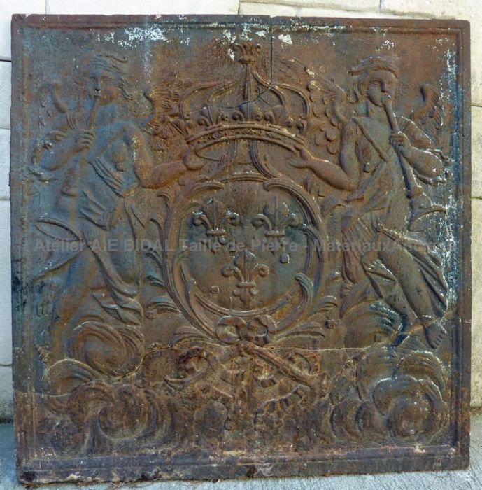 Plaque de fonte armoriée ** VENDUE