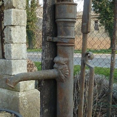 Grande et belle pompe ancienne à bras en fonte ** VENDUE