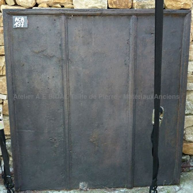 Plaque de cheminée en fonte à 3 panneaux - accessoires cheminée pour cheminée ancienne à grande ouverture foyère.
