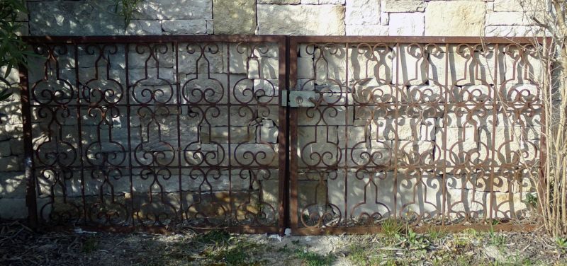 Grilles 2 vantaux en fer forgé - Les matériaux anciens en Provence Alain BIDAL