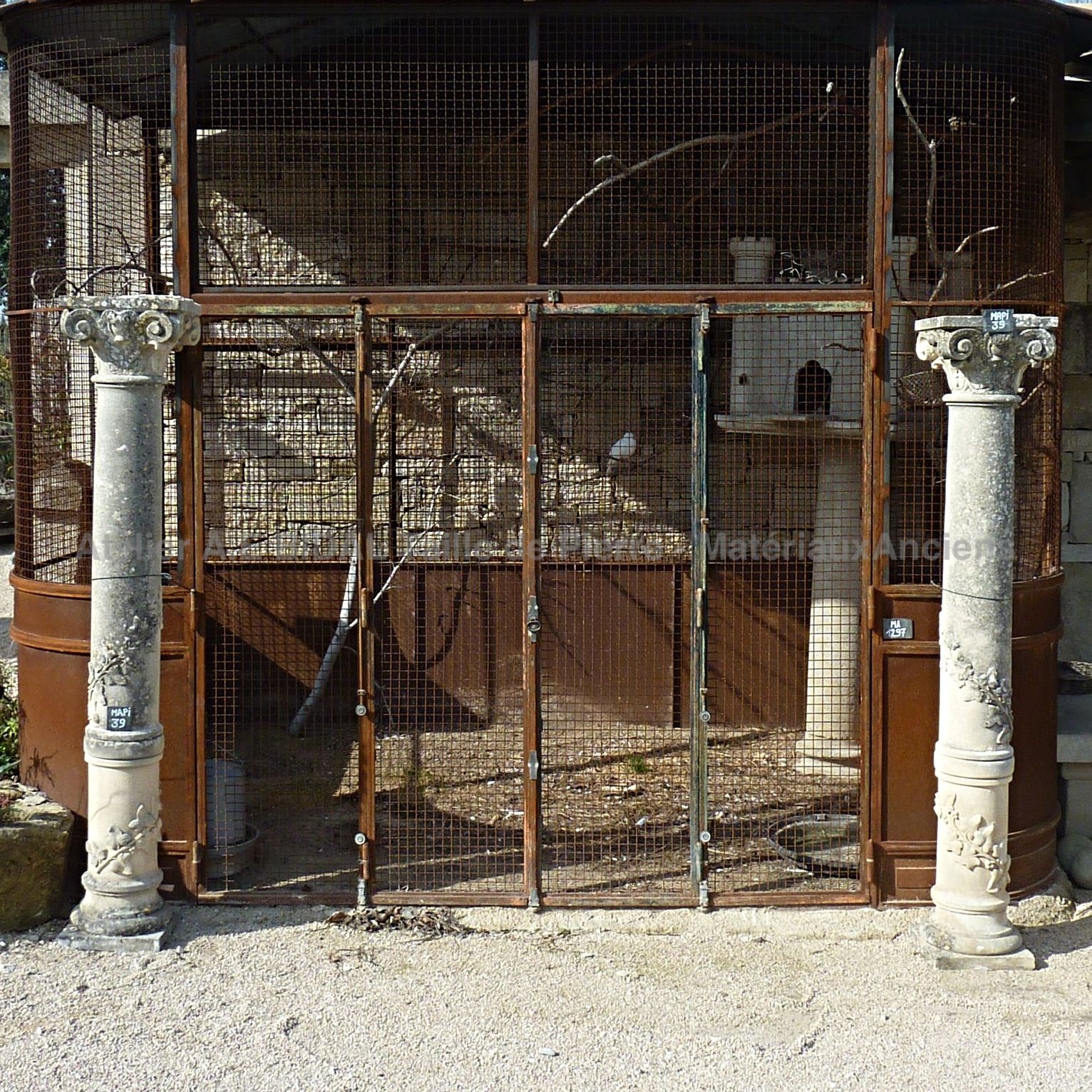 Pilier ancien - colonnes romaines vendues par paire.