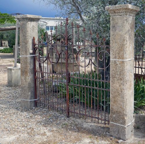 Old stone pillars - Beautiful pair of antique stone pillars for a great outdoor decoration