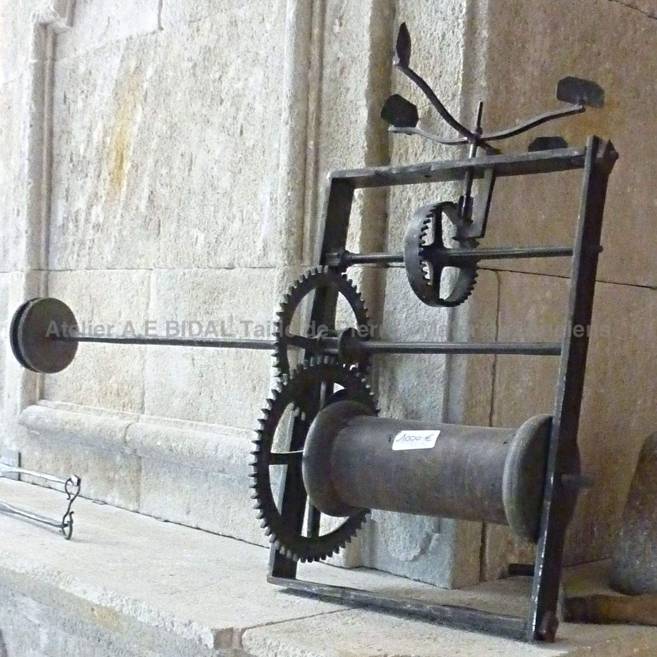 Tournebroche conçu par un maître-forgeron au 18ème siècle - matériaux anciens.