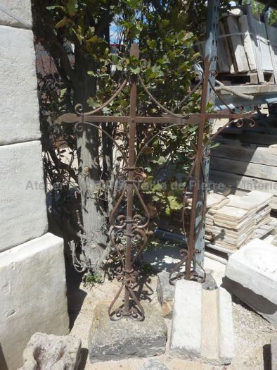 Old cross: old cross in a fine cross style made of wrought iron.