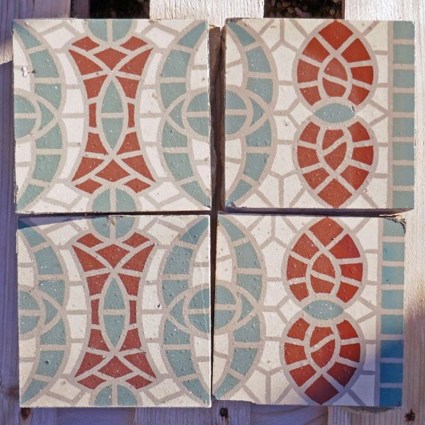 Carreau de ciment ancien à décor de mosaïque : carrelage ancien par l'Atelier Alain BIDAL, Provence