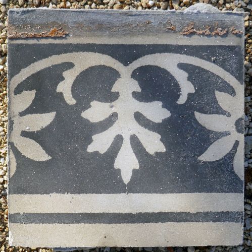 Carreau de ciment ancien pour crédence en vente en Provence chez Atelier Alain BIDAL