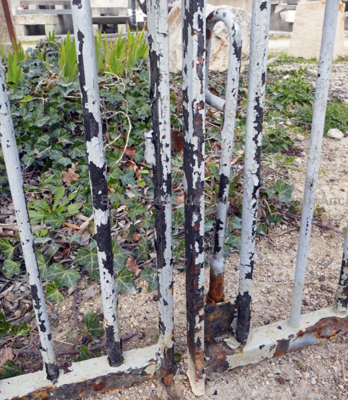 Antique gate in openwork wrought iron : Wide choice of iron gates and entrance pillars in stone at Alain BIDAL