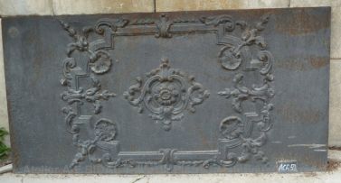 Plaque en fonte ornementale ** VENDUE