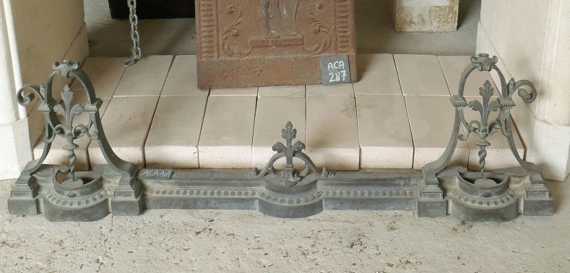 Barre de chenets - accessoires de cheminées anciens par Les Matériaux Anciens en Provence Alain BIDAL