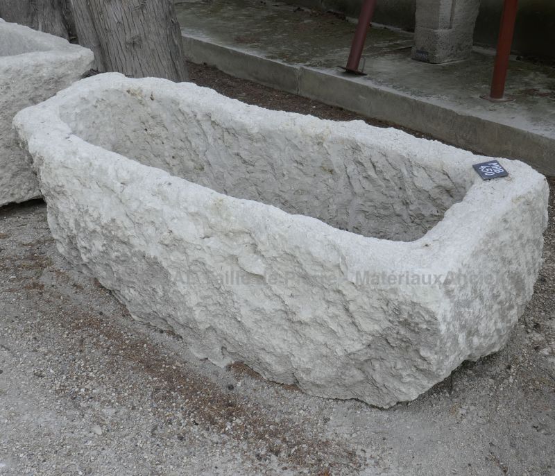 Bac ancien en pierre dure en vente chez Atelier Alain BIDAL - Provence.