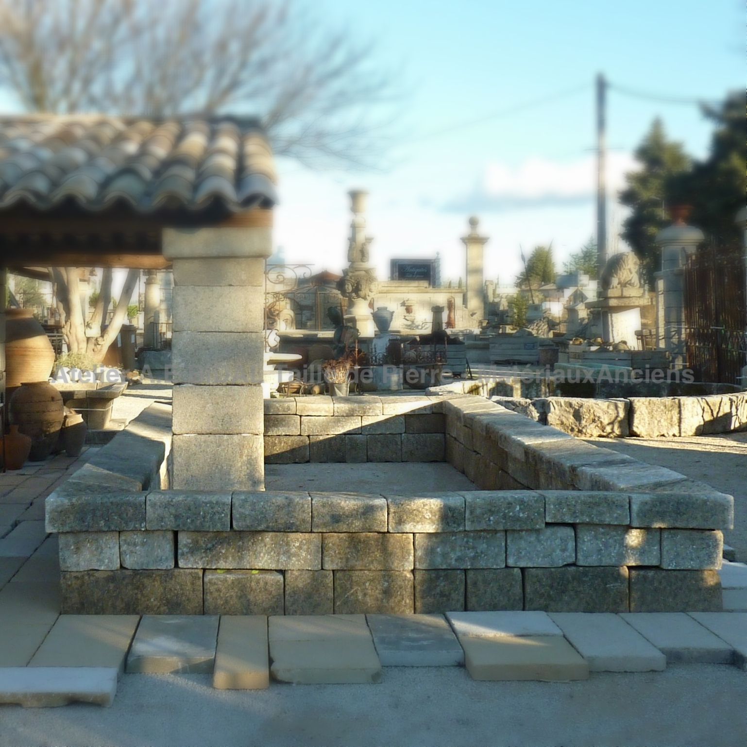 Magnifique bassin rectangulaire ancien de style lavoir en pierre ** VENDU