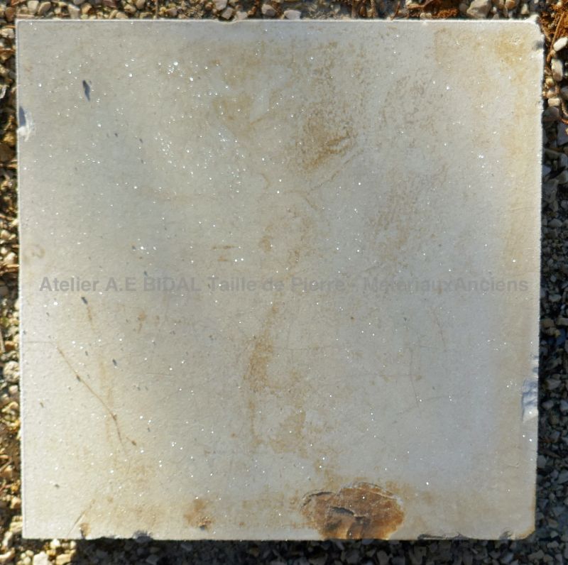 Carreau de ciment ancien pour vos sols en vente en Provence chez Atelier Alain BIDAL