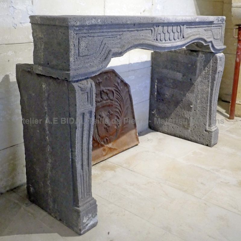 19th century mantel in gray volcanic stone - Antique fireplace for sale in Provence at Alain BIDAL