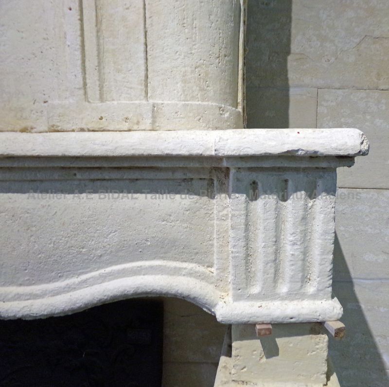 Cheminée Louis XIV en pierre - Atelier Alain BIDAL, Provence