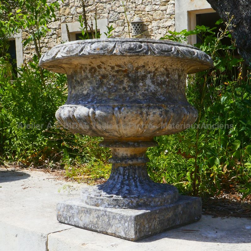 Relclaimed Medici stone vase - Garden vases for sale at Alain BIDAL (Provence)