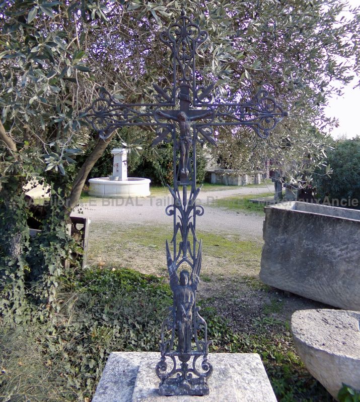 Antique Christian cross : cast iron cross and patinated limestone pedestal for sale in Provence