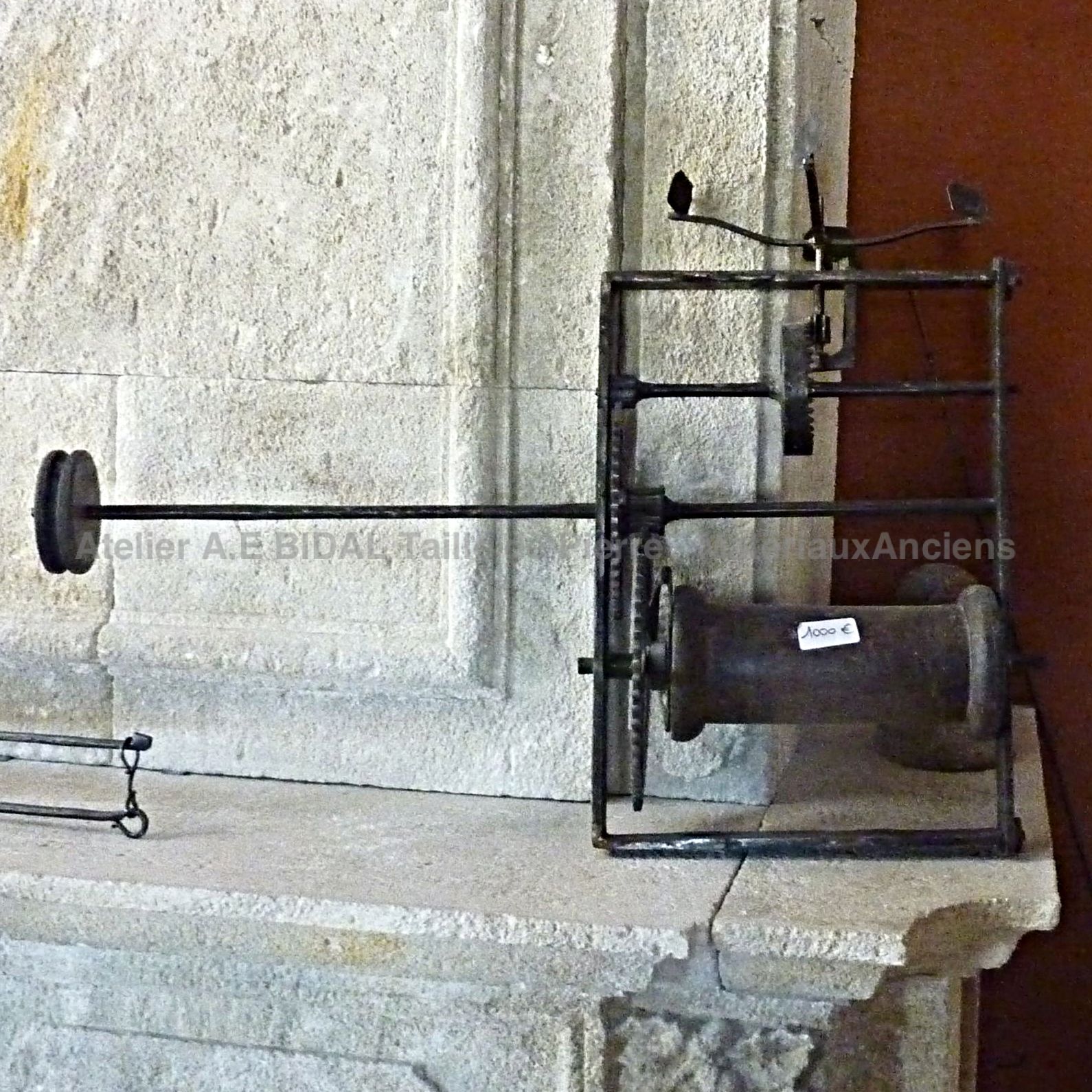 Tournebroche à poulie en matériaux anciens - accessoires anciens de cheminée.