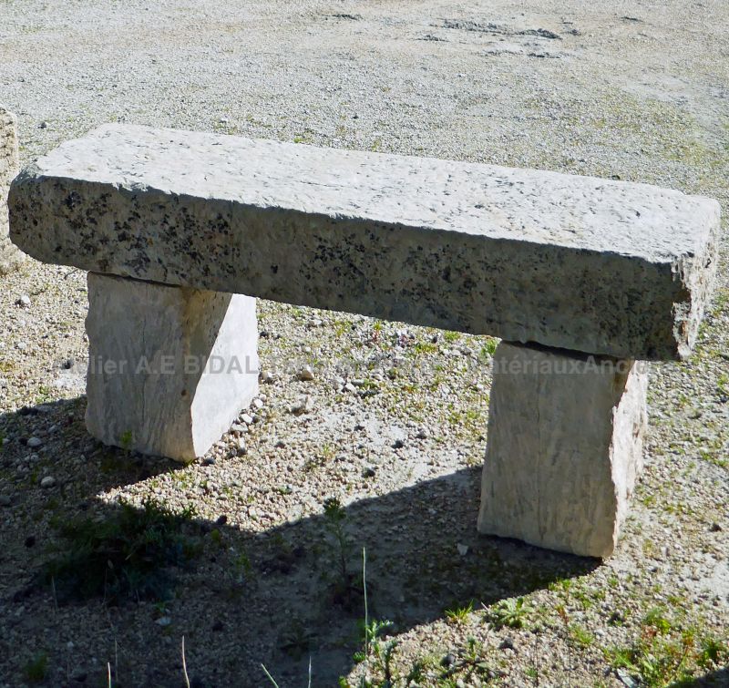 Banc en pierre ancien ǀ Banc de jardin ancien ǀ Alain BIDAL Matériaux Anciens