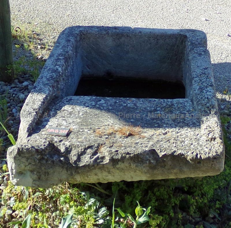 Antique wash house for an original and sophisticated garden decoration - Atelier Alain BIDAL (Provence)
