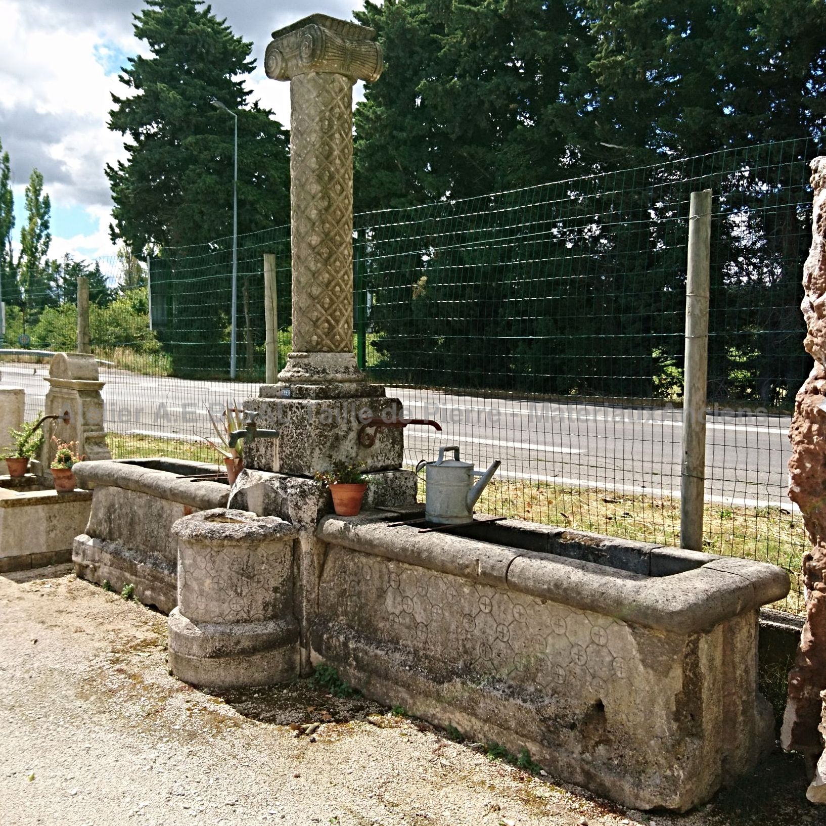 18th century finely hand-carved stone fountain | Fountain in perfect condition for sale in the South of France.