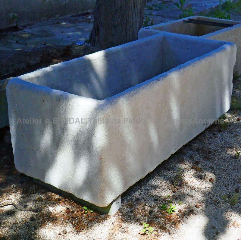 Large stone trough for a graeat outdoor installation : an ancient trough of high quality from Alain Bidal.