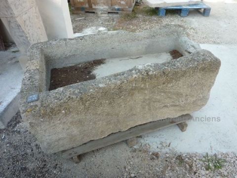 Bac ancien en pierre pour jardin ** VENDU