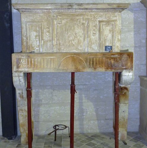 Cheminée Louis XVI - cheminée à trumeau au style rustique pour la décoration d'une maison ancienne