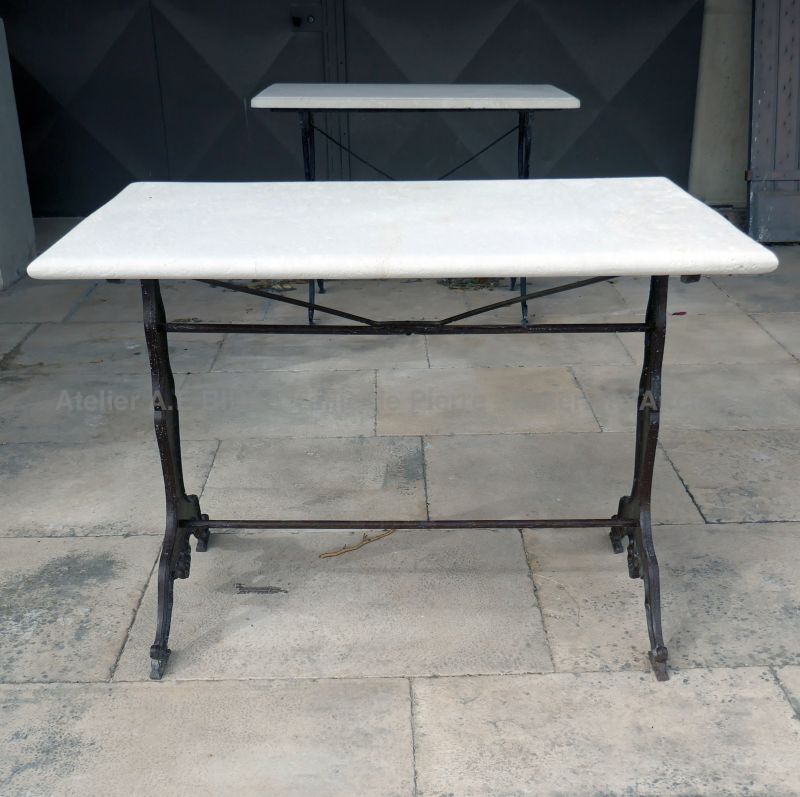 Table de bistrot par Les Matériaux Anciens en Provence Alain BIDAL