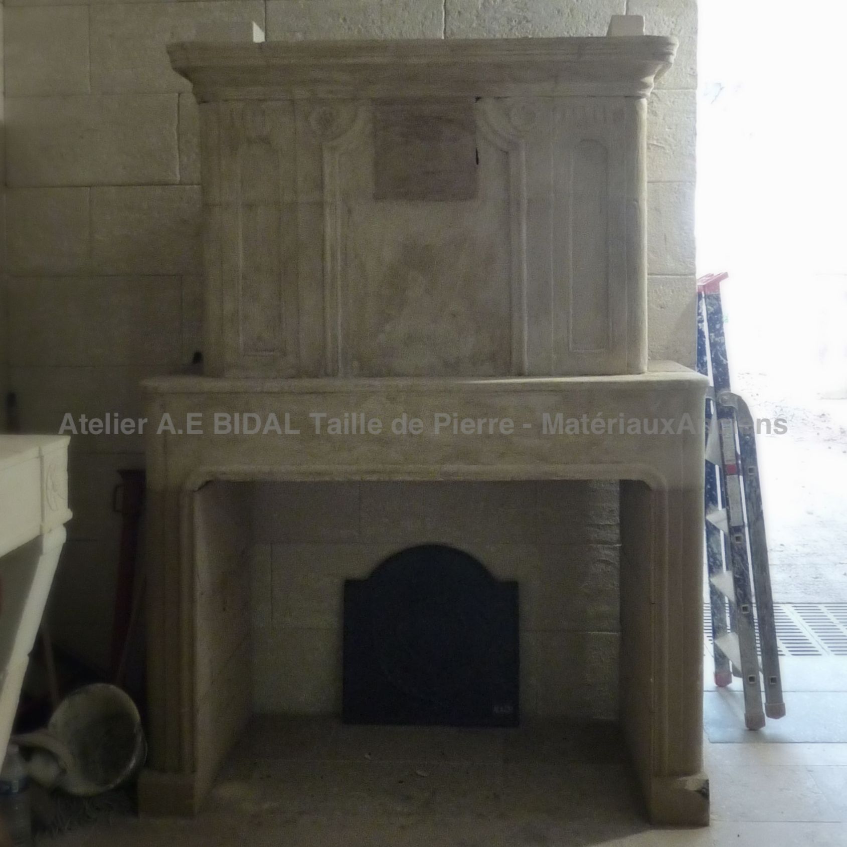 Old fireplaces for sale in Provence : ancient fireplaces in natural stone, fireplaces for all tastes and for all budgets!