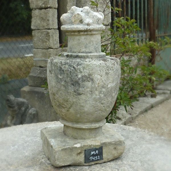 Petit pot à feu ancien en pierre pour déco authentique