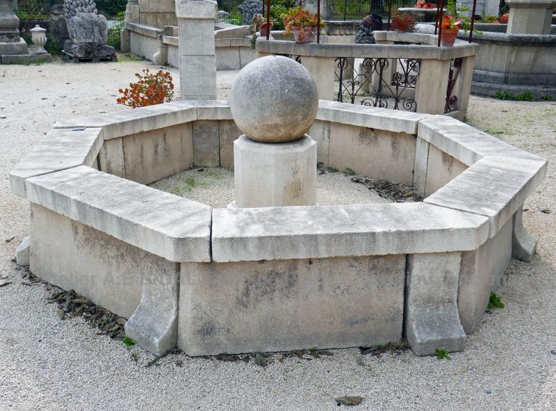 Élégant bassin en pierre ancienne pour l'aménagement de votre jardin
