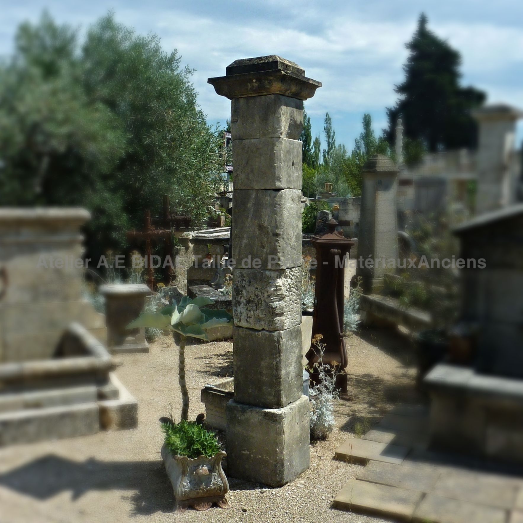 Old pillar - old pillar made of old materials that is only sold in pairs.