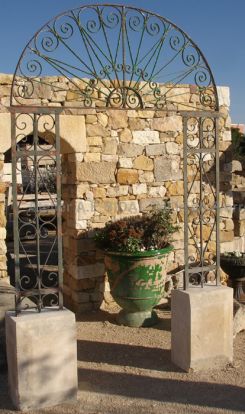 Tonnelles en matériaux anciens - belle tonnelle en fer forgé.