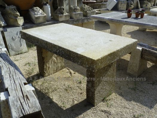 Table ancienne en pierre