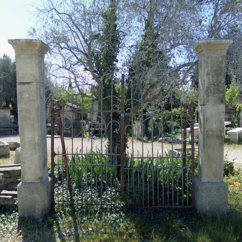 Ancient stone pillars - Beautiful pair of pillars for outdoors decoration