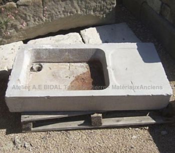 Bel évier ancien de la séléction Bidal d'éviers en matériaux anciens - évier de cuisine ancien.